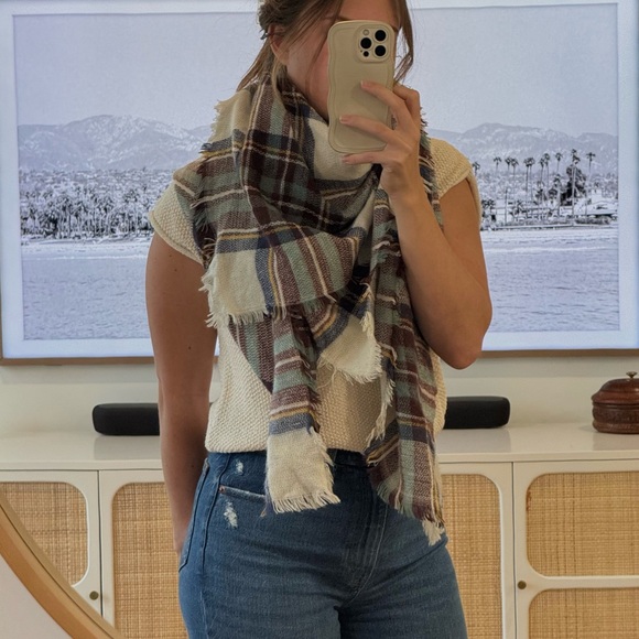 Do everything in love Accessories - Plaid Blanket Scarf